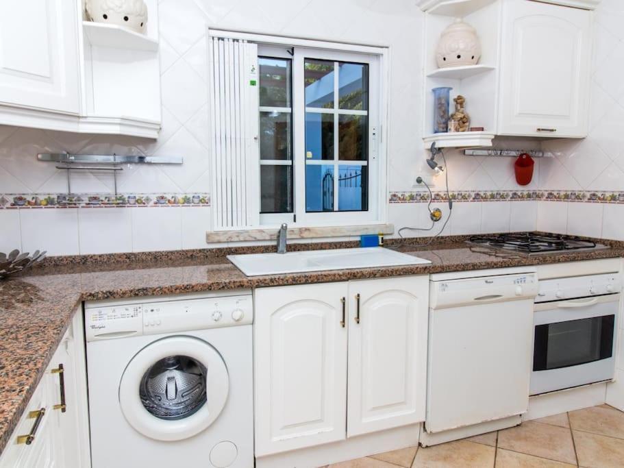 Joia Da Gale House - Pool And Garden & Bbq & Gale Beach Albufeira Bagian luar foto