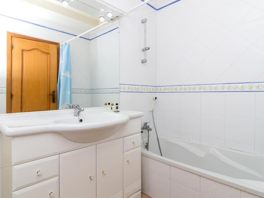 Joia Da Gale House - Pool And Garden & Bbq & Gale Beach Albufeira Bagian luar foto